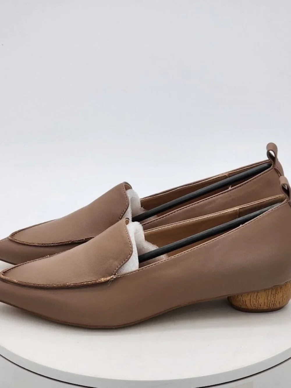 Journee Collection Maggs Taupe Pointed Toe Loafers Low Heel Women's Size 8 New